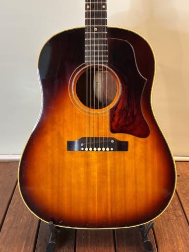 Gibson J-45(1967年製)