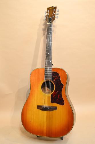 Gibson J-45 DELUXE　1974年頃