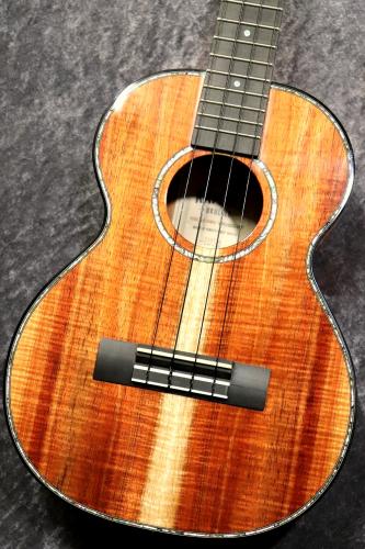 Kamaka 【monoケースプレゼント!!】HF-3D2I #210736【テナー】【神々しさのあるサップ個体】【池袋店在庫品】