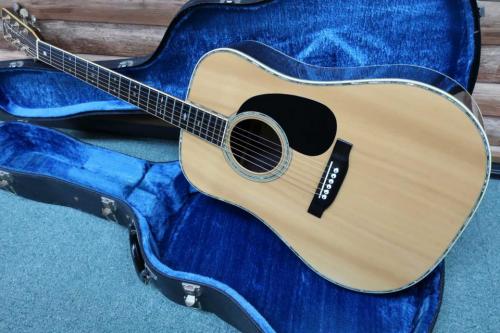 Cat's Eyes CE-2500 / Torch Inlay・U.S.A Grover 102G Peg・Solid Ezo Spruce Top・Solid Jacaranda Side and Back・ D-45 Style Abalone Trim and Rosette・Under Finish Pick guard 【With Original Case】  1975年製