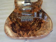DEREK CUSTOM GUITAR Custom ST/Spolted Burl Maple_10