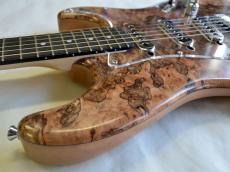 DEREK CUSTOM GUITAR Custom ST/Spolted Burl Maple_11