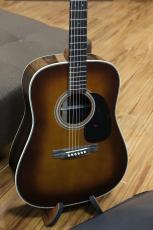Martin HD-28 Standard / Amber Tone_3