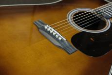 Martin HD-28 Standard / Amber Tone_6