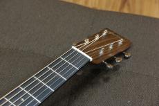 Martin HD-28 Standard / Amber Tone_8