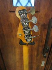 Fender 1966 Jazz Bass Candy Apple Red_7