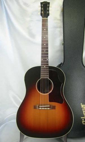 Gibson Custom Shop 1950s J-45 Tri-burst / Original Peg・Solid Spruce Top・Solid Mahogany Side and Back・Large Pick-guard・1-Ring Rosette・Normal Saddle【With Original Case】2014年製