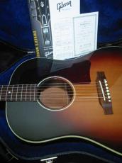 Gibson Custom Shop 1950s J-45 Tri-burst / Original Peg・Solid Spruce Top・Solid Mahogany Side and Back・Large Pick-guard・1-Ring Rosette・Normal Saddle【With Original Case】2014年製_8