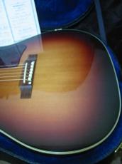 Gibson Custom Shop 1950s J-45 Tri-burst / Original Peg・Solid Spruce Top・Solid Mahogany Side and Back・Large Pick-guard・1-Ring Rosette・Normal Saddle【With Original Case】2014年製_9