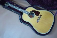 Gibson Custom Shop J-45 VINE / Abalone Vine Inlay ・Solid Spruce Top・Solid Madagascar Rosewood Side and Back・Grover Gold peg・Crown Inlay・Abalone Trim and Rosette・Madagascar Rosewood Fingerboard and Bridge【Wit