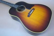 Gibson Custom Shop 1967 J-45 ADJ VOS / Narrow Neck (40mm)・Spruce Top・Mahogany Side and Back・Gibson DBL Ling DNL Line Peg・2-Ling Rosetta・Adjustable Saddle and Jacaranda Saddle・Large Pick Guard_3