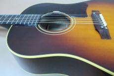 Gibson Custom Shop 1967 J-45 ADJ VOS / Narrow Neck (40mm)・Spruce Top・Mahogany Side and Back・Gibson DBL Ling DNL Line Peg・2-Ling Rosetta・Adjustable Saddle and Jacaranda Saddle・Large Pick Guard_13