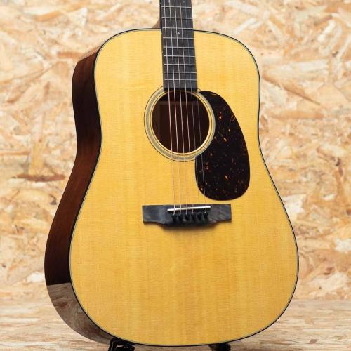 Martin D-18 Standard