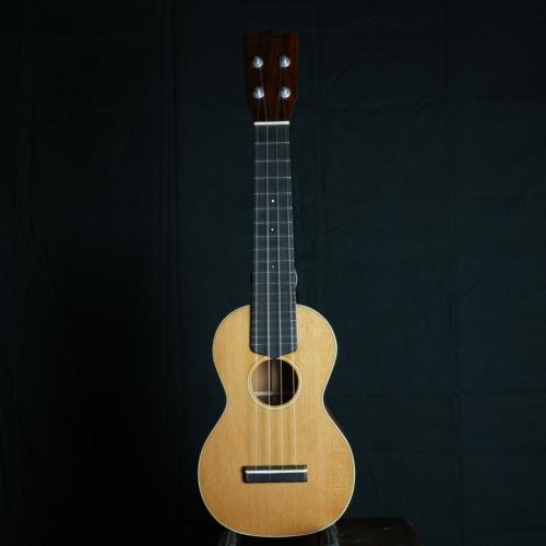 SAKATA GUITAR US-2C Western Red Cedar Soprano