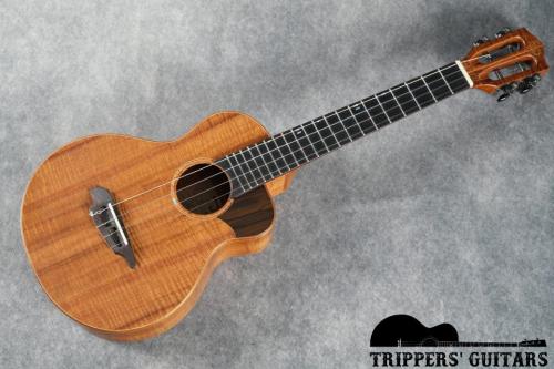 TODA Guitars VT-CW (2017) 美しい杢目のオールハワイアンコアのテナーウクレレです!