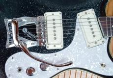 Mosrite 特注オーダー品、スパークルブラック セル巻きボディー、1964年初期モデル_3