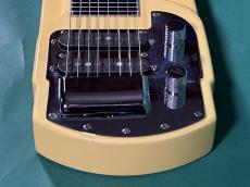 Fender Japan DELUXE-8_6