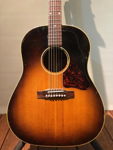 Gibson J-45(1956年製)【ノンアジャスタブルサドル仕様です!】