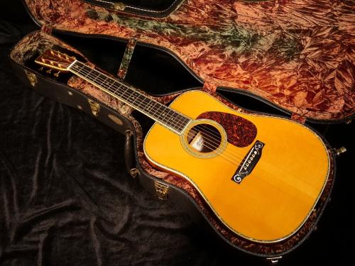 Martin Conversion Model ”D-28 1969 to D-45 deluxe 1999”【1969年製のハカランダSBを使用してマーチン社でコンバージョンされたスペシャルモデルで】詳細は解説試奏動画ご覧下さい