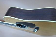 Cat's Eyes CE-1200 / Cat’s Eye and C.F Martin Double Inner Stamp・Torch Inlay・U.S.A Grover Peg・Solid Spruce Top・Solid Rosewood Side and Back・ Herringbone Binding・Under Snow flakes Inlay・Finish Pick guard 【With Or_5