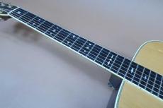 Cat's Eyes CE-1200 / Cat’s Eye and C.F Martin Double Inner Stamp・Torch Inlay・U.S.A Grover Peg・Solid Spruce Top・Solid Rosewood Side and Back・ Herringbone Binding・Under Snow flakes Inlay・Finish Pick guard 【With Or_9