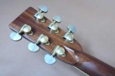 Cat's Eyes CE-1200 / Cat’s Eye and C.F Martin Double Inner Stamp・Torch Inlay・U.S.A Grover Peg・Solid Spruce Top・Solid Rosewood Side and Back・ Herringbone Binding・Under Snow flakes Inlay・Finish Pick guard 【With Or_10