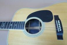 Cat's Eyes CE-1200 / Cat’s Eye and C.F Martin Double Inner Stamp・Torch Inlay・U.S.A Grover Peg・Solid Spruce Top・Solid Rosewood Side and Back・ Herringbone Binding・Under Snow flakes Inlay・Finish Pick guard 【With Or_12