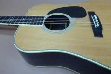 Cat's Eyes CE-1200 / Cat’s Eye and C.F Martin Double Inner Stamp・Torch Inlay・U.S.A Grover Peg・Solid Spruce Top・Solid Rosewood Side and Back・ Herringbone Binding・Under Snow flakes Inlay・Finish Pick guard 【With Or_13