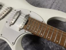 Ibanez ICHI10 「VWM : Vintage White Matte」_4
