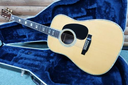 Martin D-45 / 70s Style・Vertical Logo・Grover Gold Peg・Solid Abalone Trim & Rosette・Solid Mahogany Neck・Ebony Fingerboard・Solid Spruce Top・Solid Rosewood Side and Back 【With Original Hard Case】   1990年製