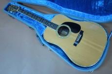 Cat's Eyes CE-2500 / Torch Inlay・U.S.A Grover 102G Peg・Solid Ezo Spruce Top・Solid Jacaranda Side and Back・ Snowflakes Cat’s Eye Inlay・D-45 Style Abalone Trim and Rosette・Under Finish Pick guard 【With Original Bl