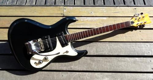 Mosrite Avenger