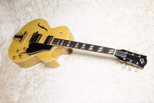 Archtop Tribute AT105D