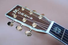 Morris TF-79K TS/ Limited Model・Solid Spruce Top・Solid Rosewood Side and Back・Vertical Logo・Abalone Hexagons Fingerboard Inlay・Body Abalone Trim and Rosette・Ebony Fingerboard and Bridge・Original Black Pick g_8