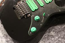 Ibanez Premium Series UV70P Black #I240207191 【STEVE VAI Signature】【軽量個体 3.59kg】【7弦】_3