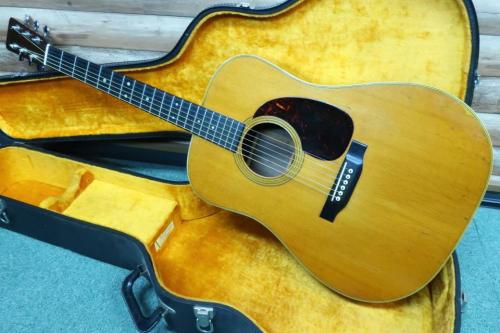 Martin D-28 / Old Decal Logo・Original P.A.T Grover Peg・Solid pruce Top・Solid Jacaranda Side and Back・Ebony Fingerboard & Bridge・Tortoise Original Pick-guard【With Hard Case】1966年製