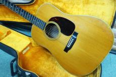 Martin D-28 / Old Decal Logo・Original P.A.T Grover Peg・Solid pruce Top・Solid Jacaranda Side and Back・Ebony Fingerboard & Bridge・Tortoise Original Pick-guard【With Hard Case】1966年製_2