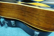 Martin D-28 / Old Decal Logo・Original P.A.T Grover Peg・Solid pruce Top・Solid Jacaranda Side and Back・Ebony Fingerboard & Bridge・Tortoise Original Pick-guard【With Hard Case】1966年製_4