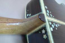 Tetsuzo Shiga (志賀鉄三)  YK-100 TM-Style Custom / Solid Sitka Spruce Top・Solid Cocobolo Side and Back・Ebony Fingerboard and Bridge・000-45 Style Abalone Trim and 桜吹雪 Fingerboard and Body Inlay・本鼈甲 Pick guard【With Boblen  Hard _11