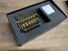 Floyd Rose FRT300 Original Series Tremolo System, Gold R2Nat_7