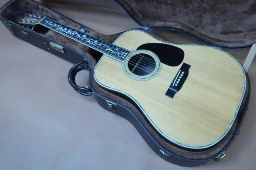 K.Country HC-1500 / Vertical Logo・Grover Peg・Tree of Life Inlay・D-42 Type Solid Abalone Trim and Rosette・Solid Spruce Top・jacaranda Side and Back・Neck Carving【With Boblen Hard Case】1977年製　