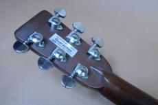 Martin D-28 / Original Grover Peg・Solid Spruce Top・Solid Rosewood Side and Back・Ebony Fingerboard and Bridge・Mahogany 1P-Neck・Black pick guard【With Original Blue Case】  1976年製_10