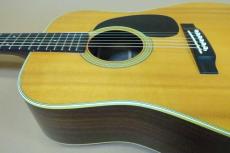 Martin D-28 / Original Grover Peg・Solid Spruce Top・Solid Rosewood Side and Back・Ebony Fingerboard and Bridge・Mahogany 1P-Neck・Black pick guard【With Original Blue Case】  1976年製_13