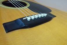 Martin D-28 / Original Grover Peg・Solid Spruce Top・Solid Rosewood Side and Back・Ebony Fingerboard and Bridge・Mahogany 1P-Neck・Black pick guard【With Original Blue Case】  1976年製_14