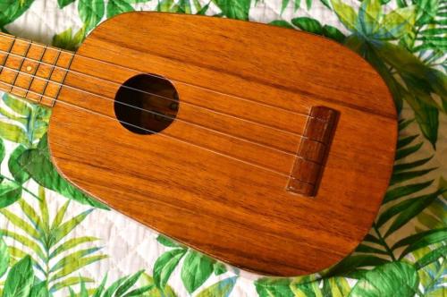 Kamaka Soprano Pine GoldLabel 1950s