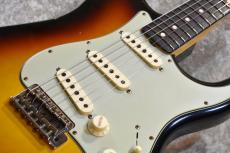Fender Custom Shop LTD 1963 Stratocaster J.Relic Bleached 3TS CZ584059【漆黒指板】_9