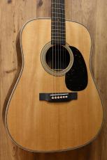 Martin D-28 Modern Deluxe #2834009 【クリアーで伸びやかなサスティーン】