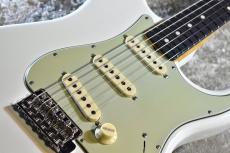 Fender Custom Shop 1963 Stratocaster J.Relic CC Hardware Aged Olympic White CZ578643【漆黒指板】_9