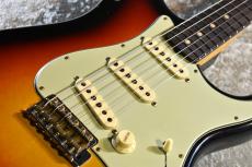 Fender Custom Shop 1960 Stratocaster J.Relic Wide Fade 3-Color Sunburst CZ574954【漆黒指板、3.61kg】_9