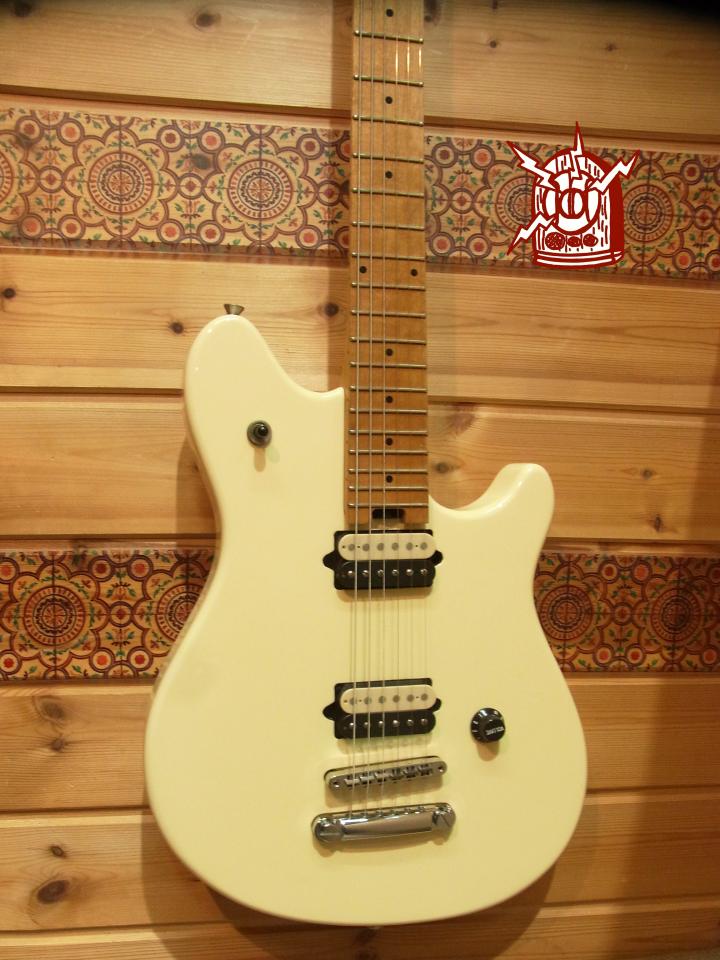 PEAVEY EVH WOLFGANG SPECIAL USA製アイボリー
